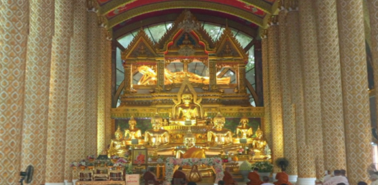 ワット・プラタート・ノン・ブア（Wat Phra That Nong Bua）